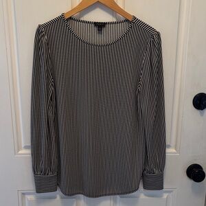 Ladies Ann Taylor Factory Monochrome Striped Top size M